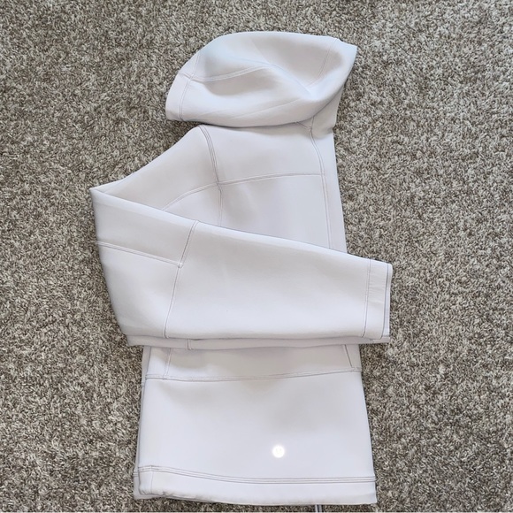 lululemon Spacer Fabric Half-Zip Hoodie in the colour Chrome. Size 4. - Picture 2 of 3